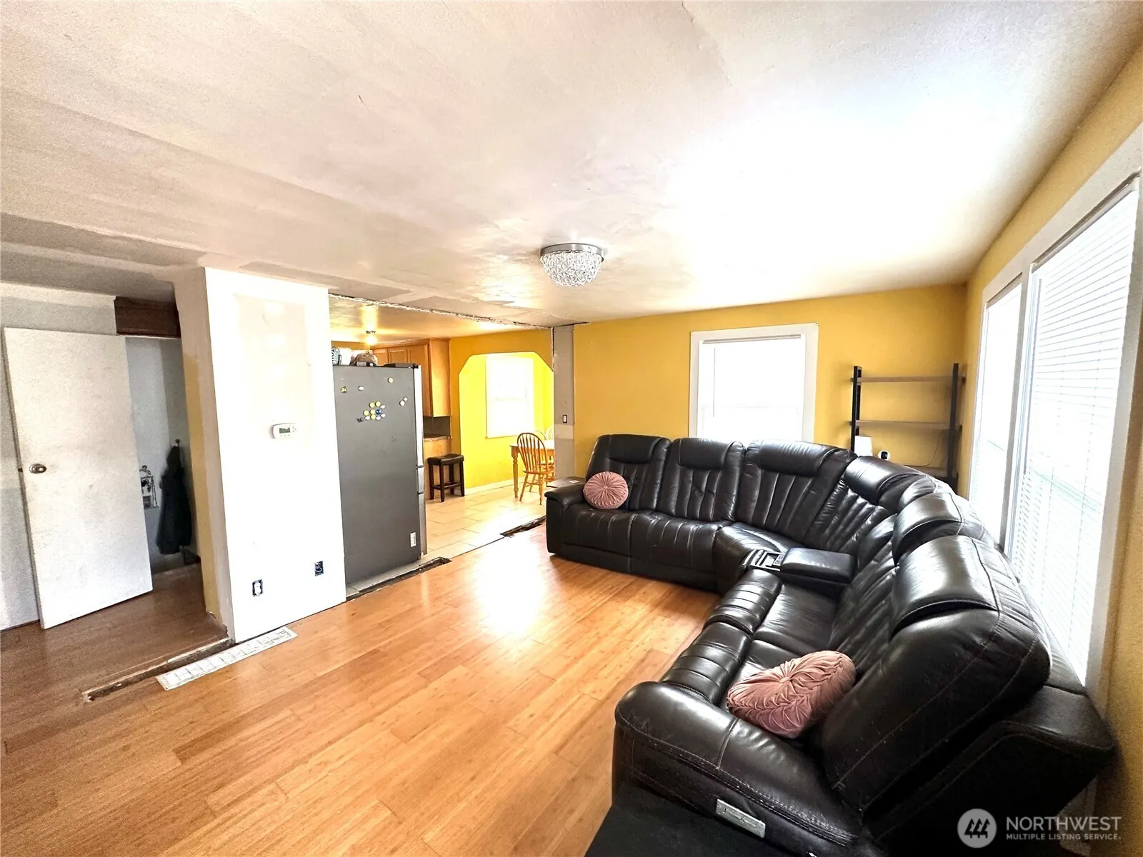 Property photo for 10204 19th Avenue Sw, Seattle photo 3