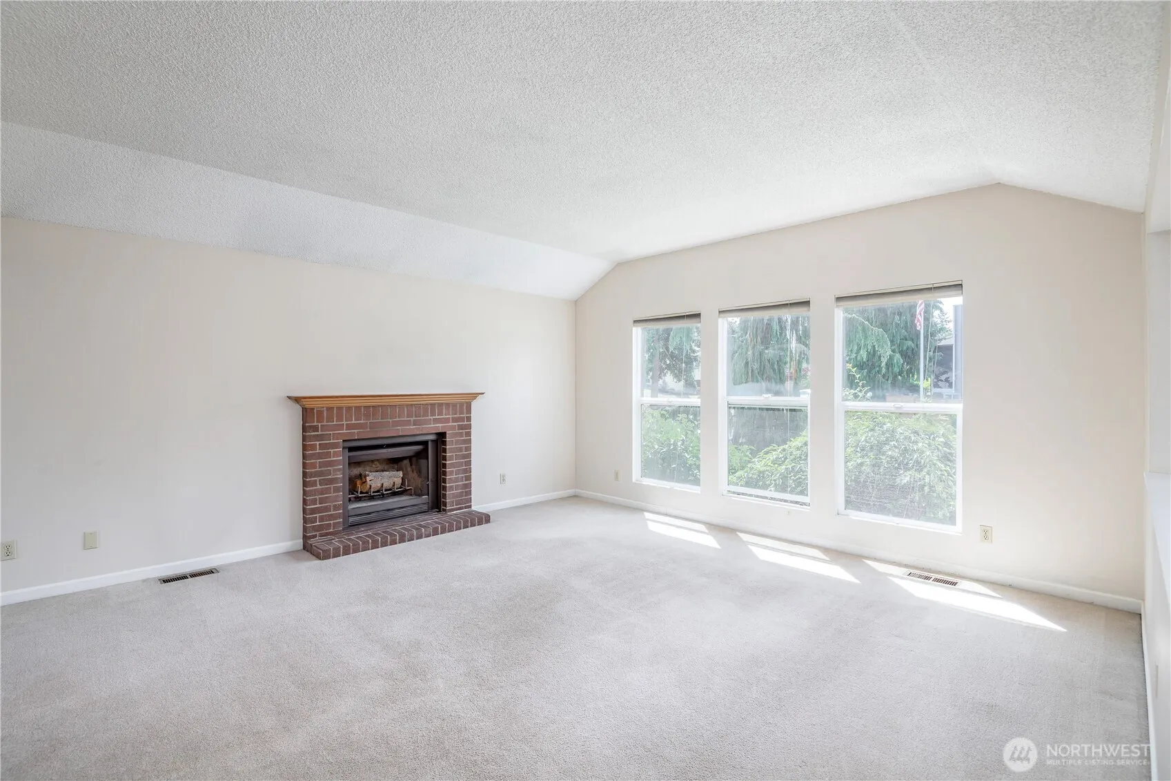 Property photo for 154 Vashon Place Ne, Renton photo 3