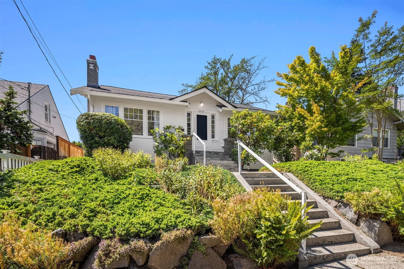 Property photo for 5023 Ne 36th Avenue, Seattle photo 2