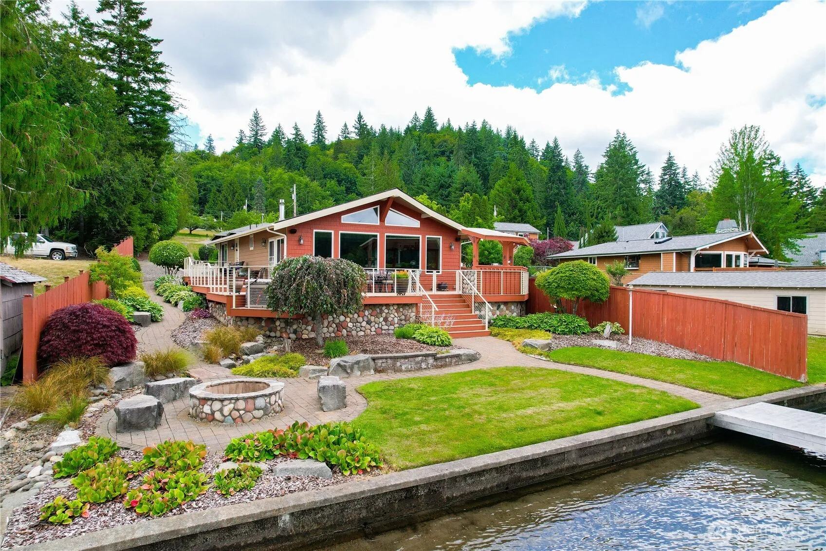 Property photo for 423 Summit Lake Shore Road Nw, Olympia