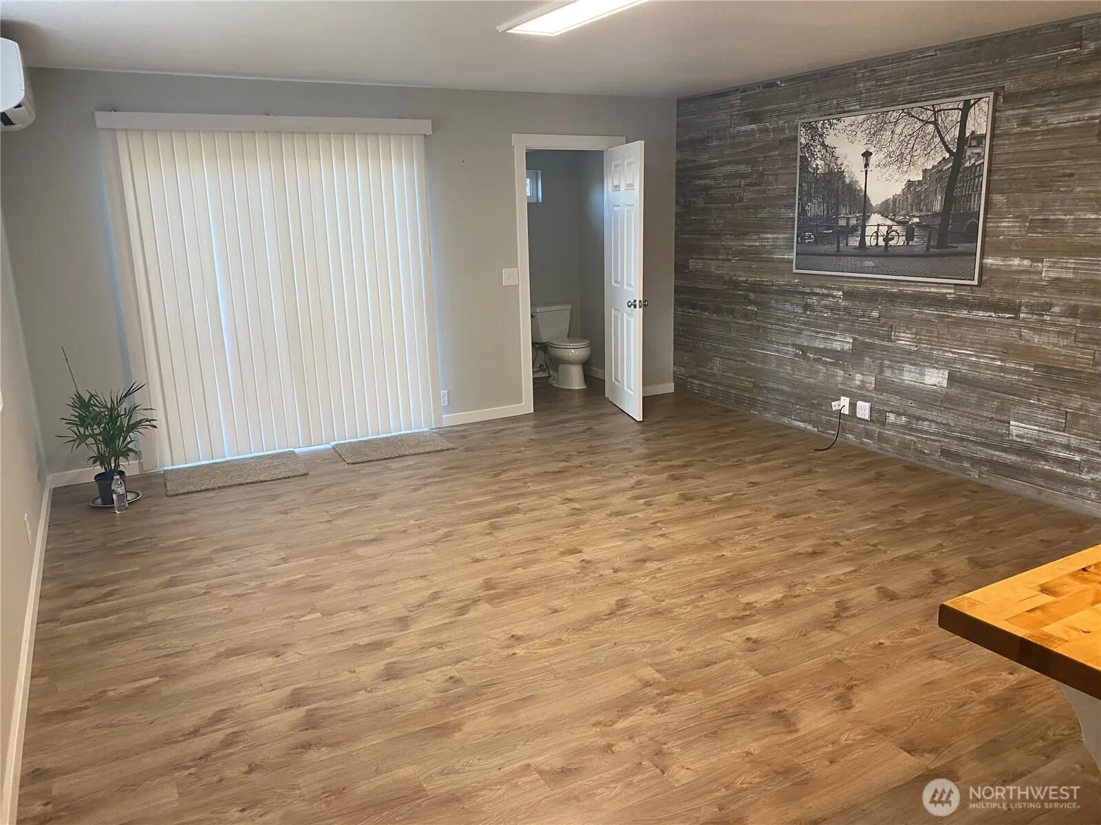 Property photo for 802 Hanford Avenue, Bremerton photo 2