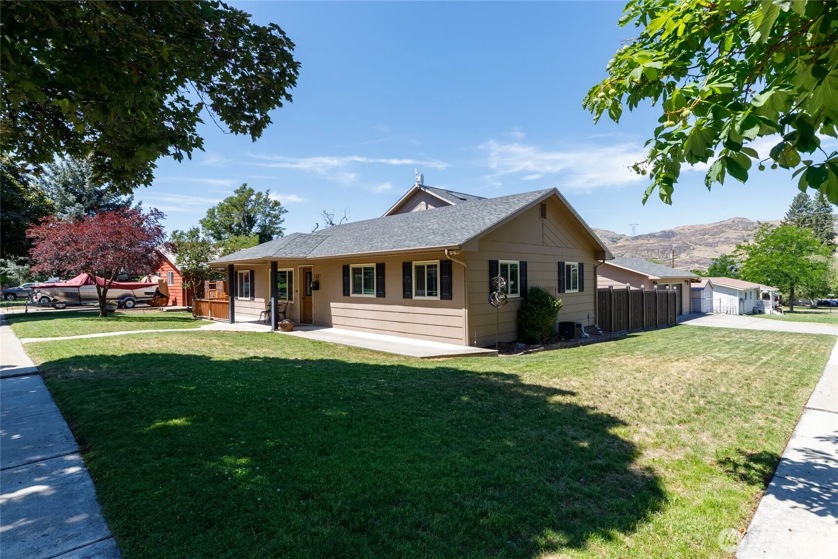Property photo for 1130 Central Drive, Coulee Dam photo 2
