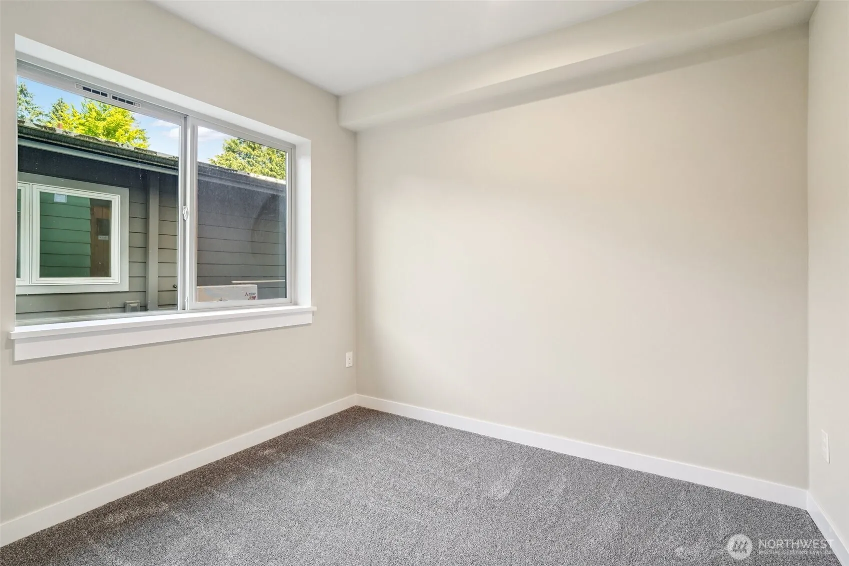 Property photo for 1541 B Nw 90th Street, Seattle photo 4