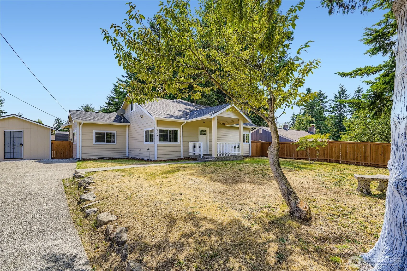 Property photo for 625 Sw 122nd Street, Seattle photo 3