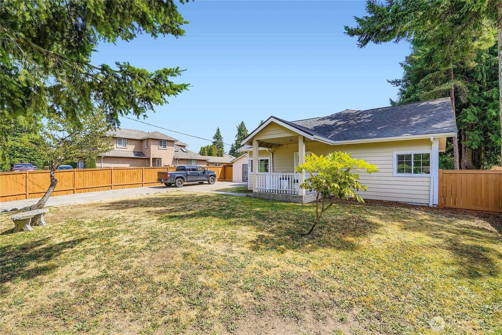 Property photo for 625 Sw 122nd Street, Seattle photo 2