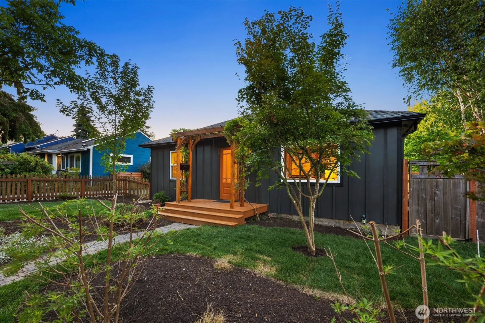 Property photo for 3130 Sw 97th Street, Seattle photo 2