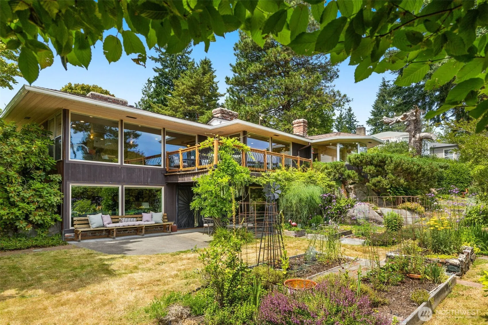Property photo for 3912 Ne 127th Street, Seattle