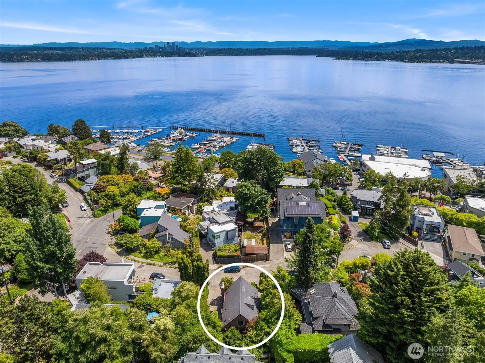 Property photo for 219 Erie Avenue, Seattle photo 2