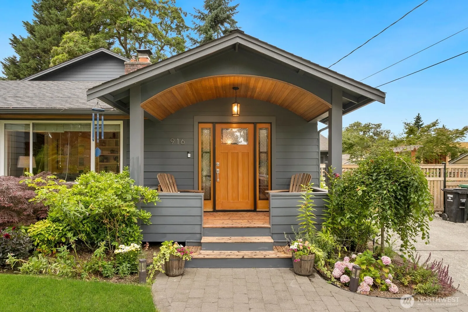 Property photo for 916 Ne 117th Street, Seattle photo 3
