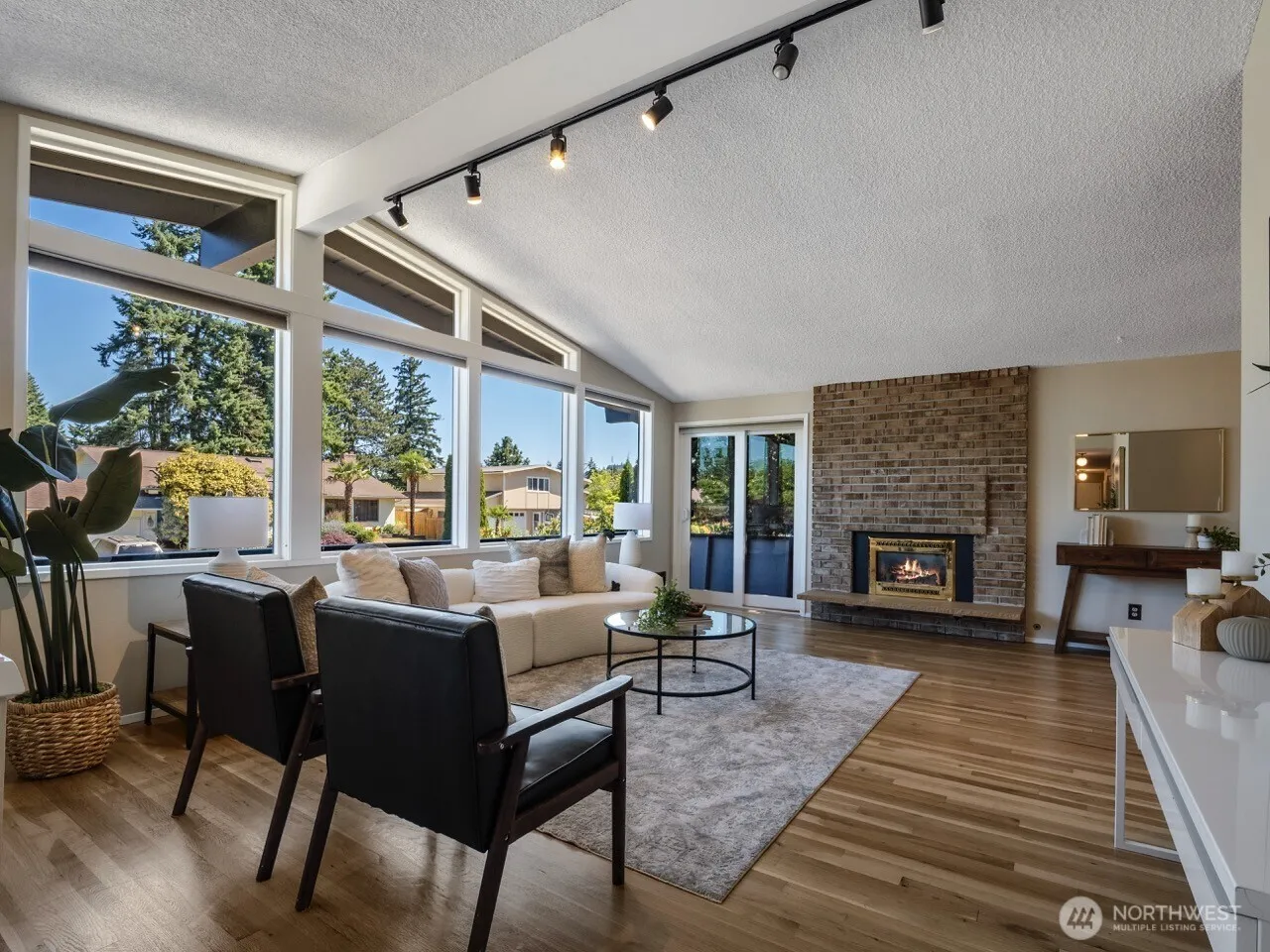 Property photo for 12143 Se 68th Place, Bellevue photo 3