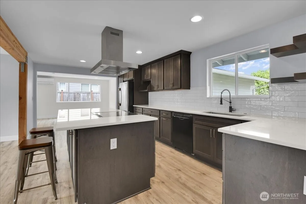 Property photo for 15628 2nd Place W, Lynnwood photo 4