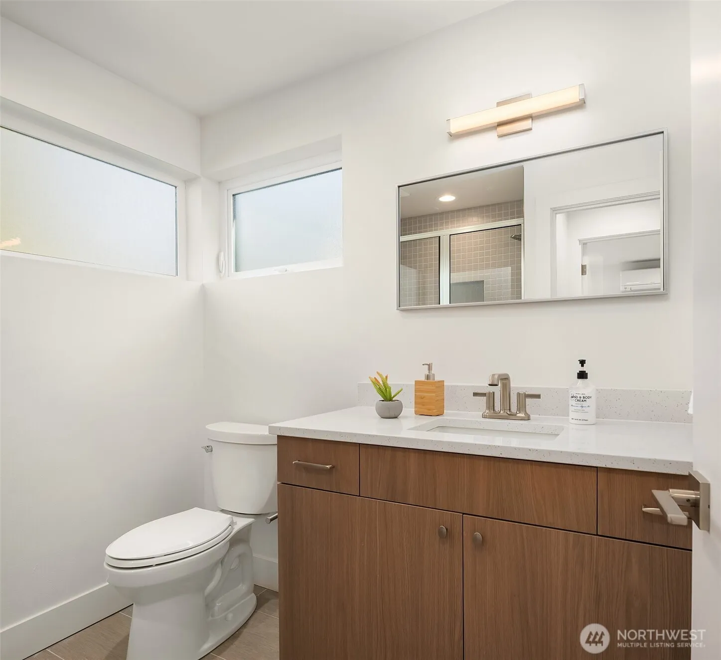 Property photo for 7042 25th Avenue Nw, Seattle photo 3