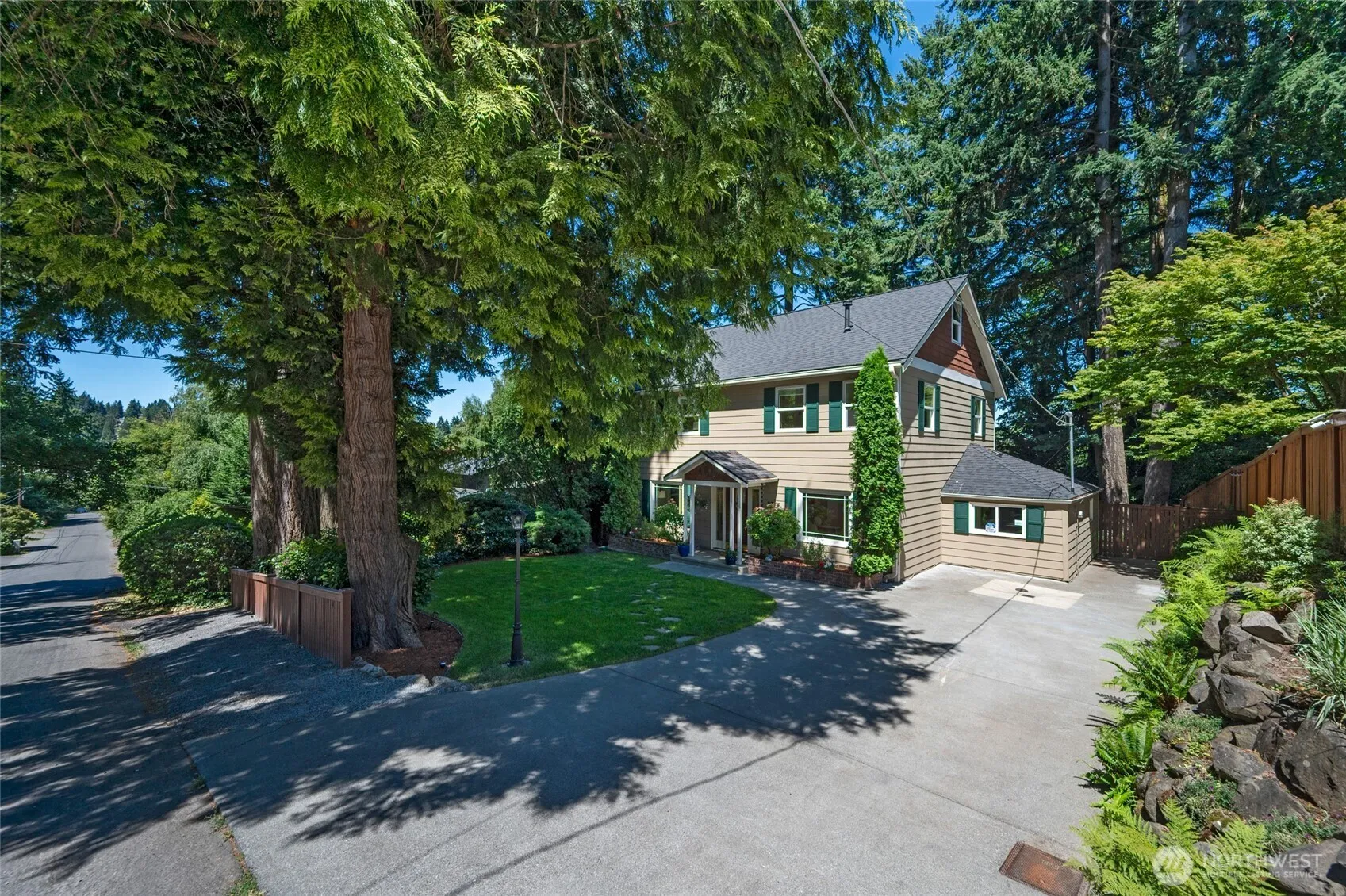 Property photo for 2744 Ne 98th Street, Seattle