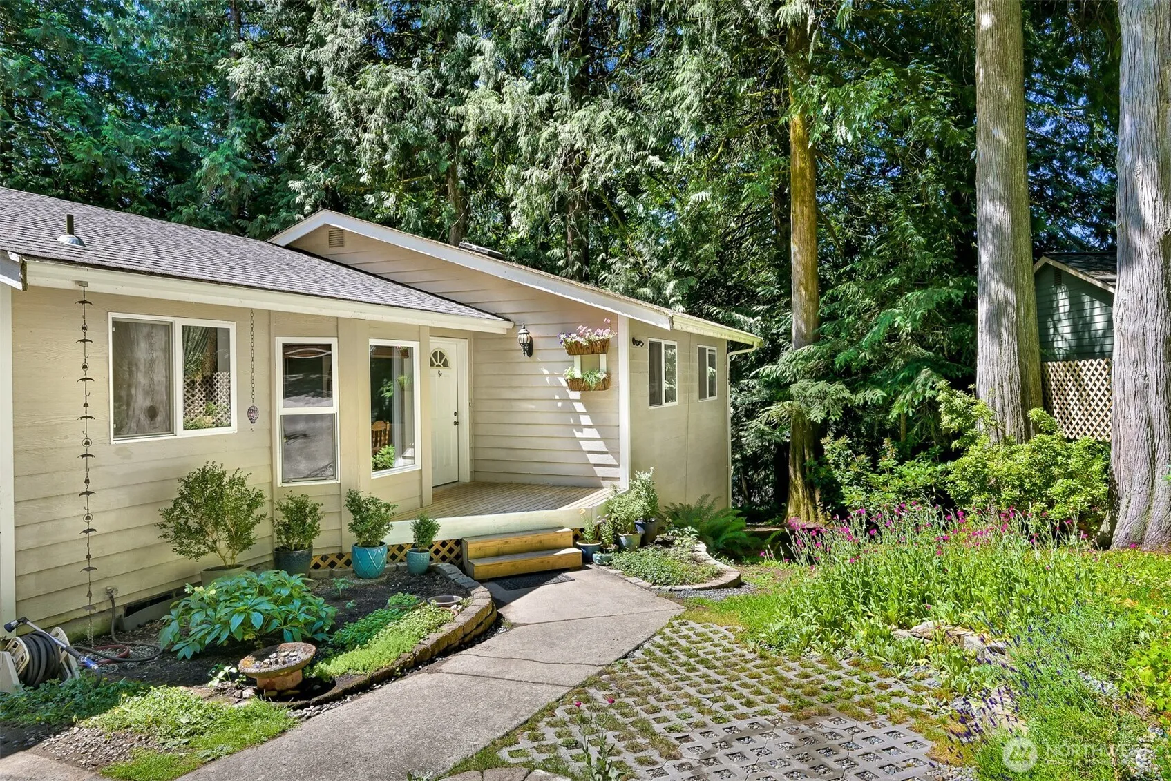 Property photo for 10 Cedar Place, Bellingham photo 3