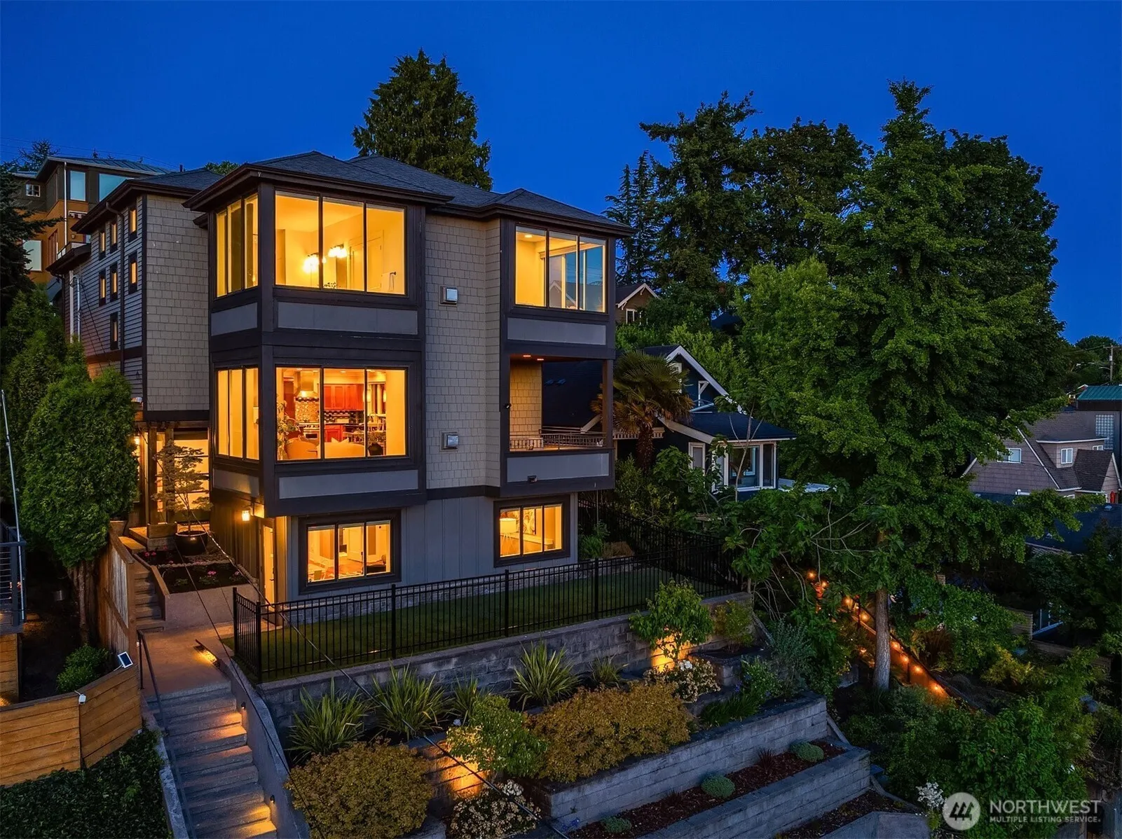 Property photo for 2542 12th Avenue W, Seattle