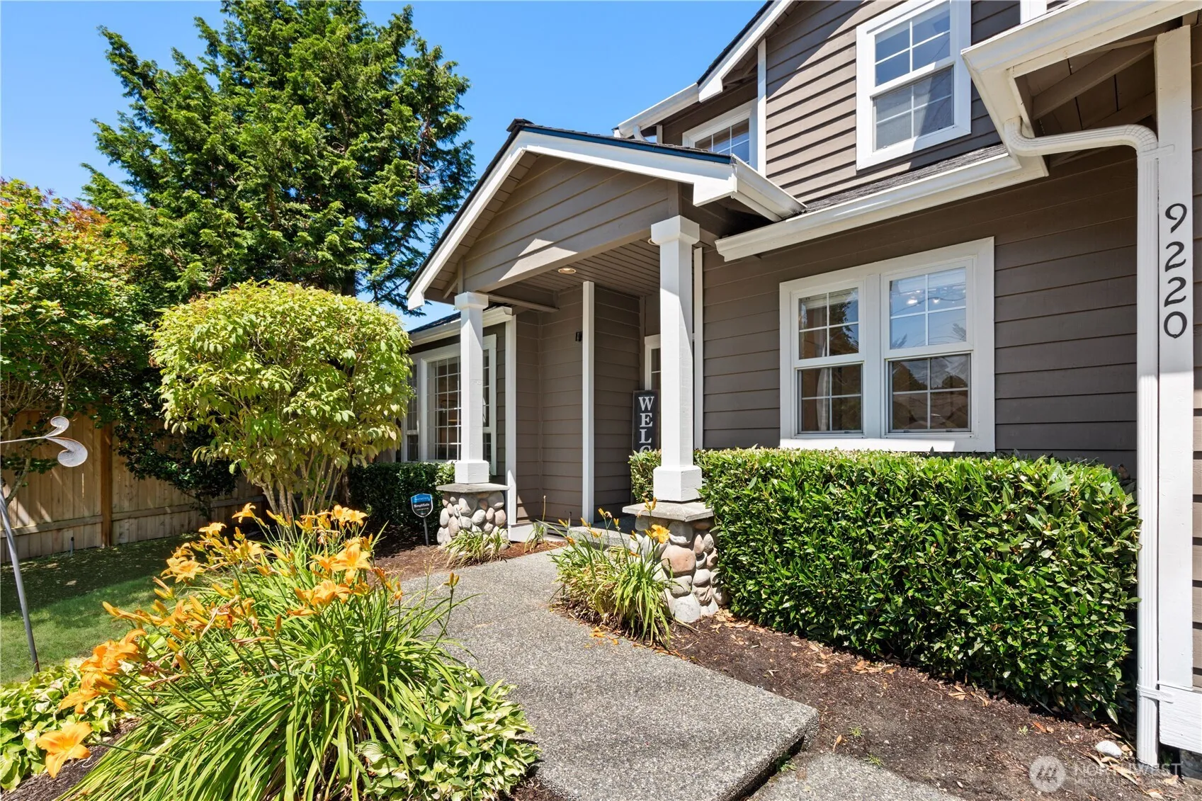 Property photo for 9220 Ne 195th Street, Bothell photo 2