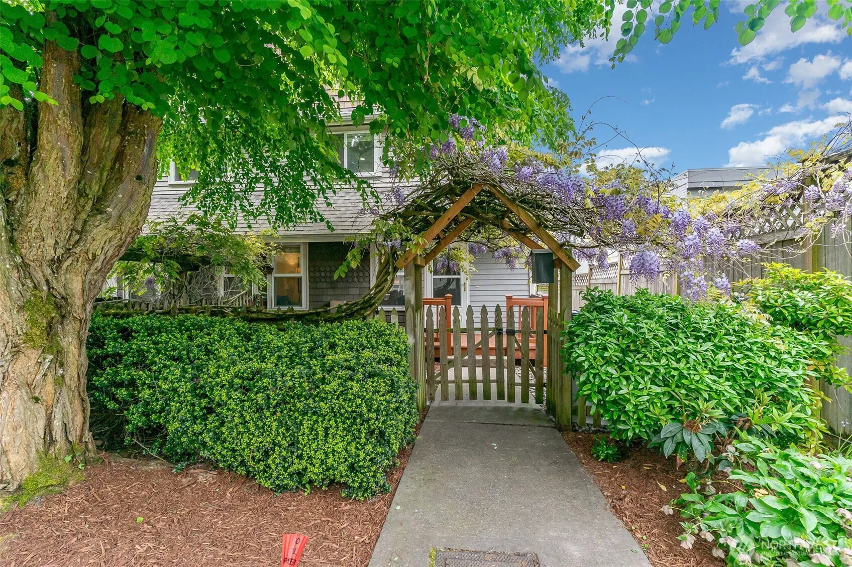 Property photo for 2829 Prosch Avenue W, Seattle
