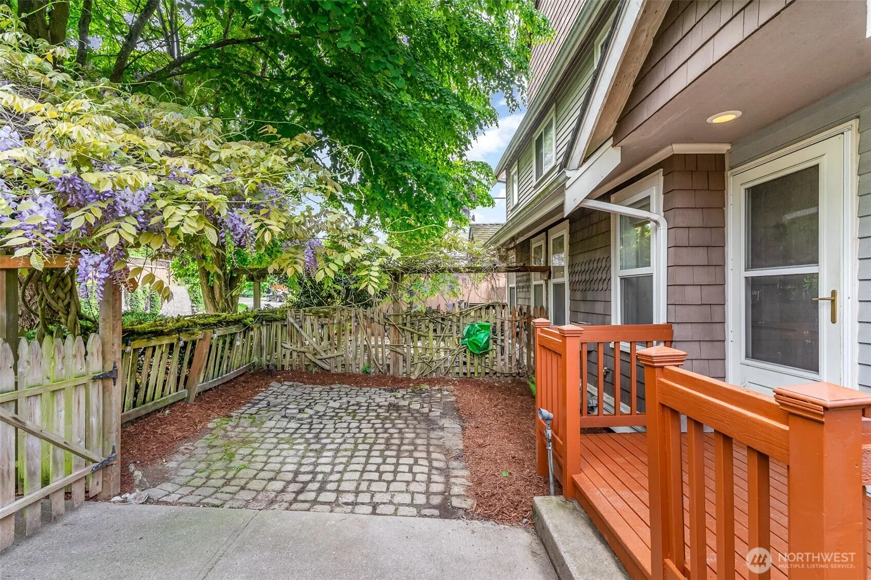 Property photo for 2829 Prosch Avenue W, Seattle photo 5