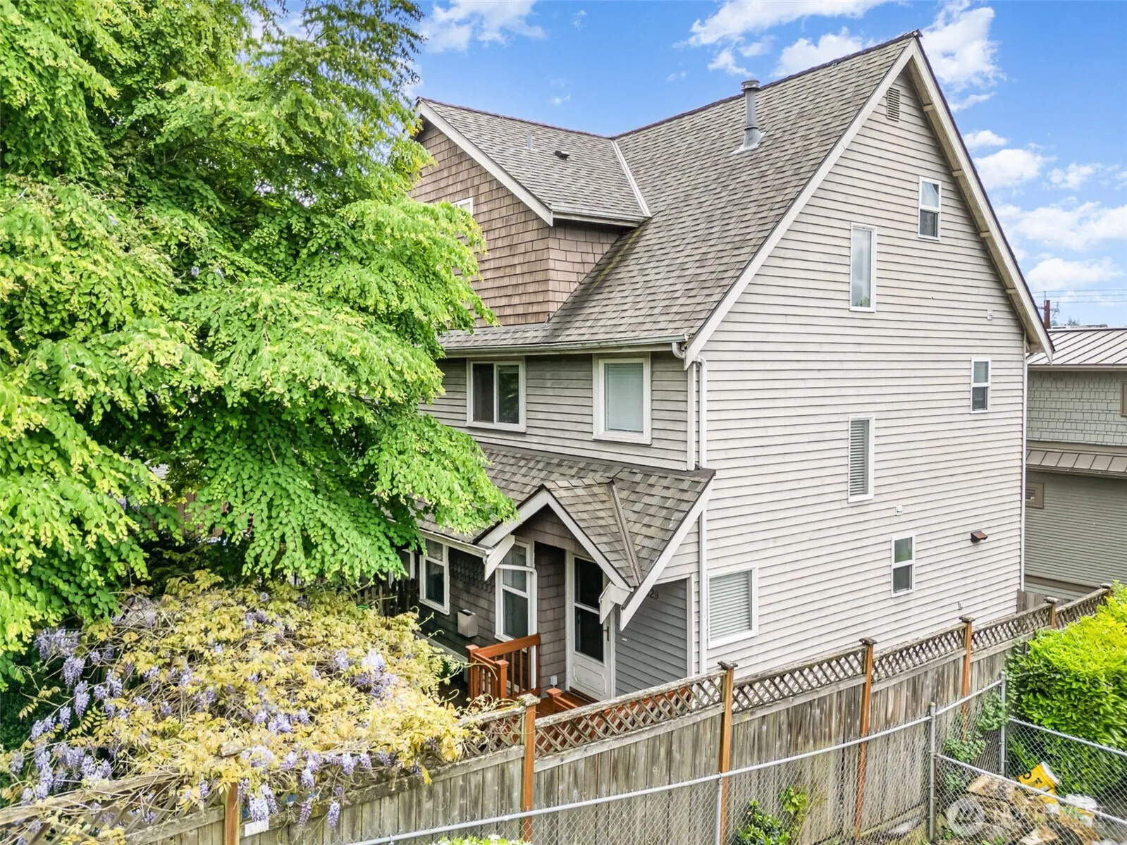 Property photo for 2829 Prosch Avenue W, Seattle photo 2