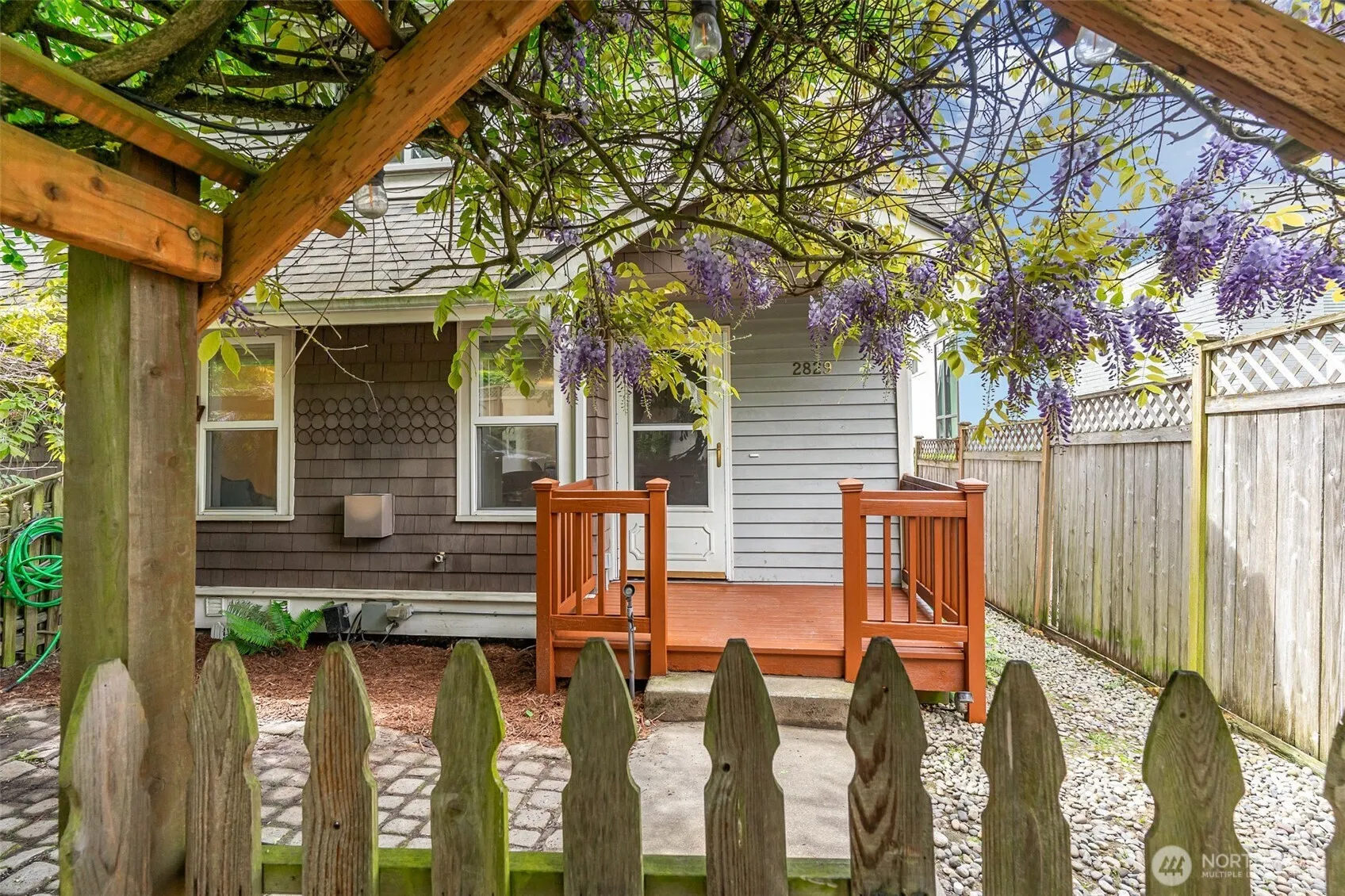 Property photo for 2829 Prosch Avenue W, Seattle photo 4