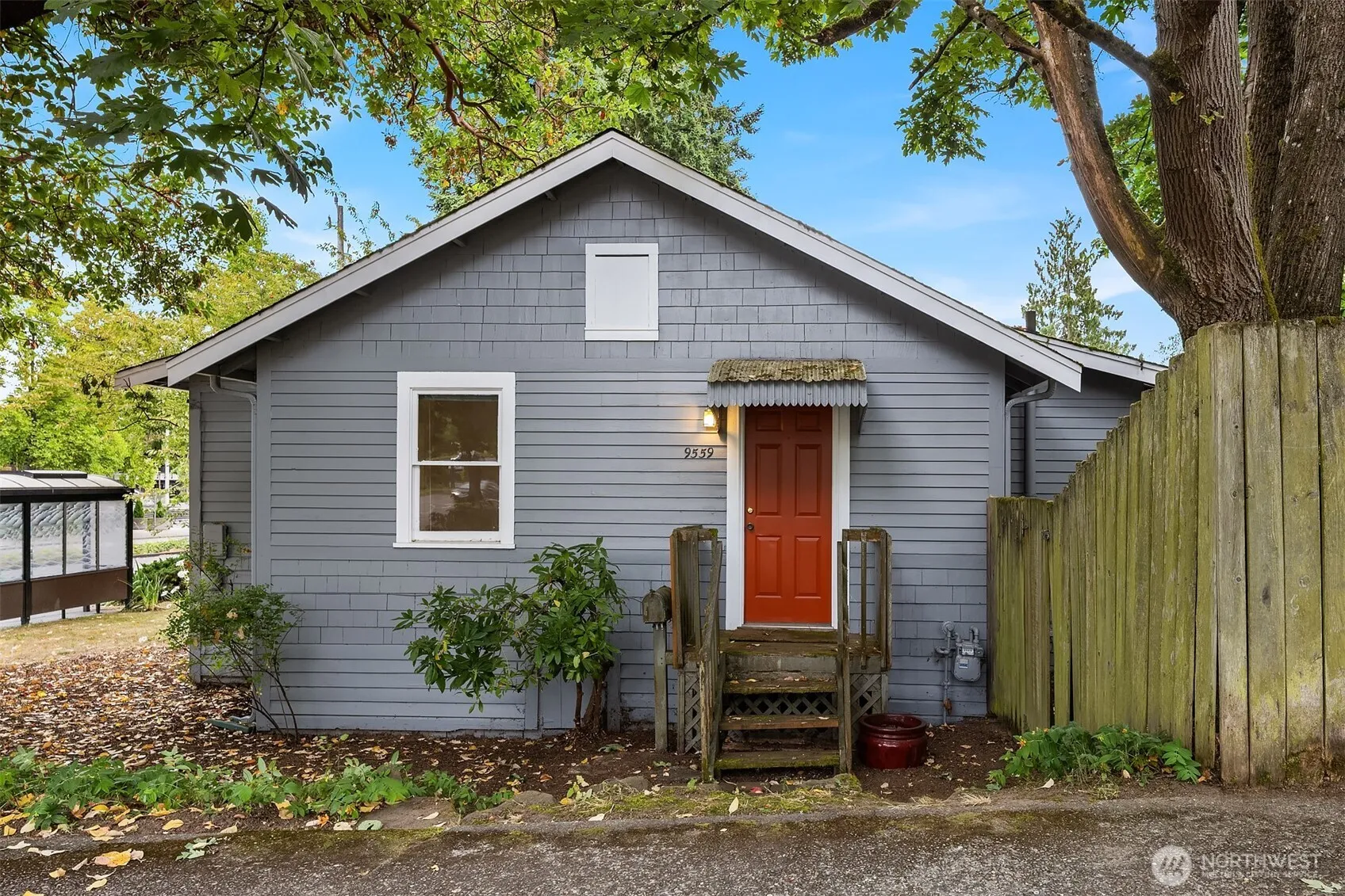Property photo for 9559 College Way N, Seattle photo 3