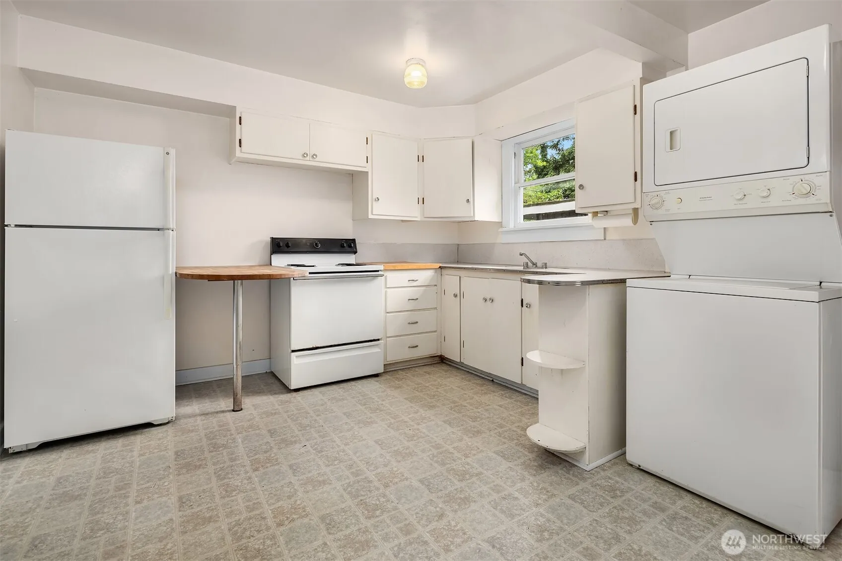 Property photo for 9559 College Way N, Seattle photo 5