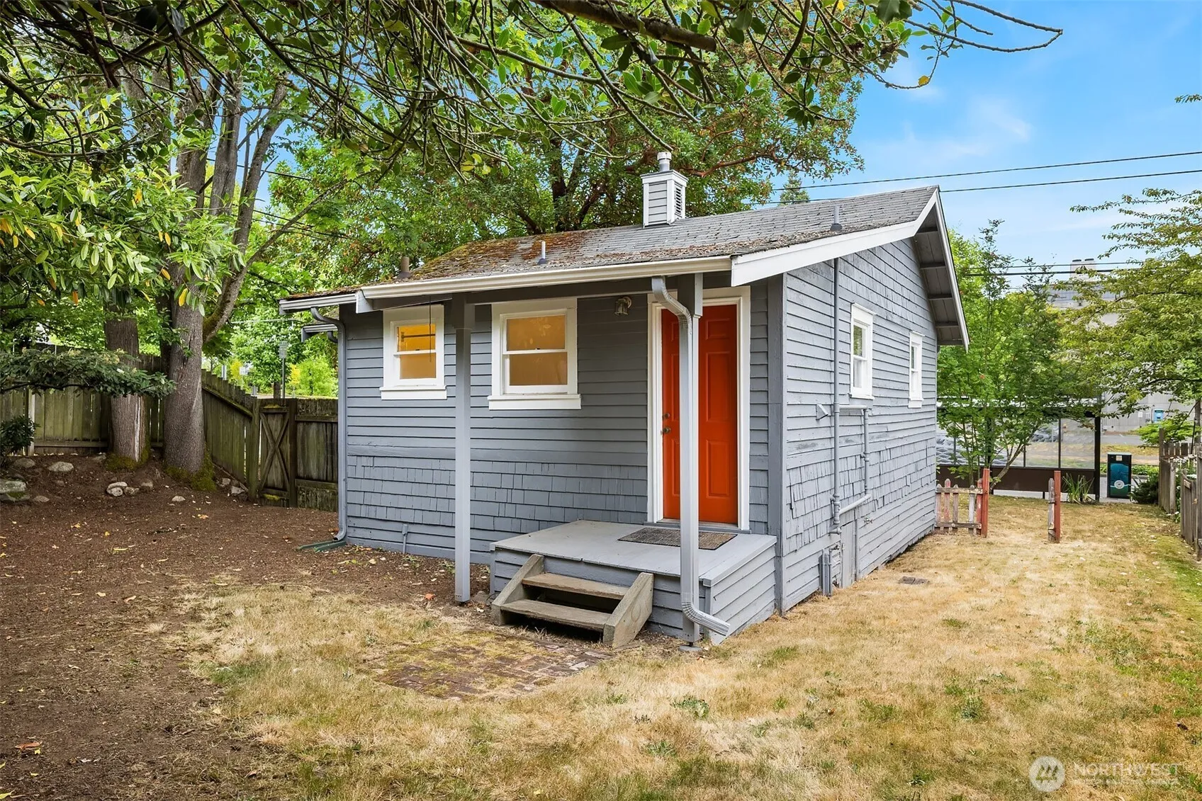 Property photo for 9559 College Way N, Seattle photo 2