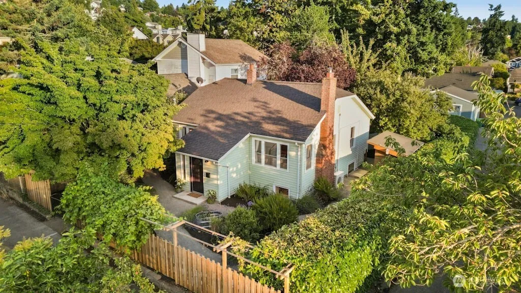 Property photo for 4411 Sw Holly Street, Seattle