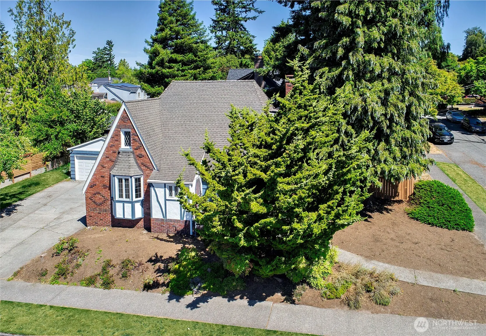Property photo for 6801 31st Avenue Ne, Seattle photo 2