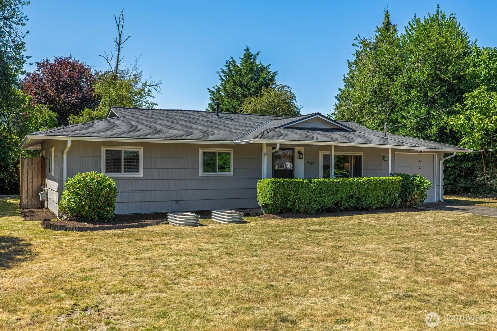 Property photo for 3923 Ne 22nd Place, Renton photo 2
