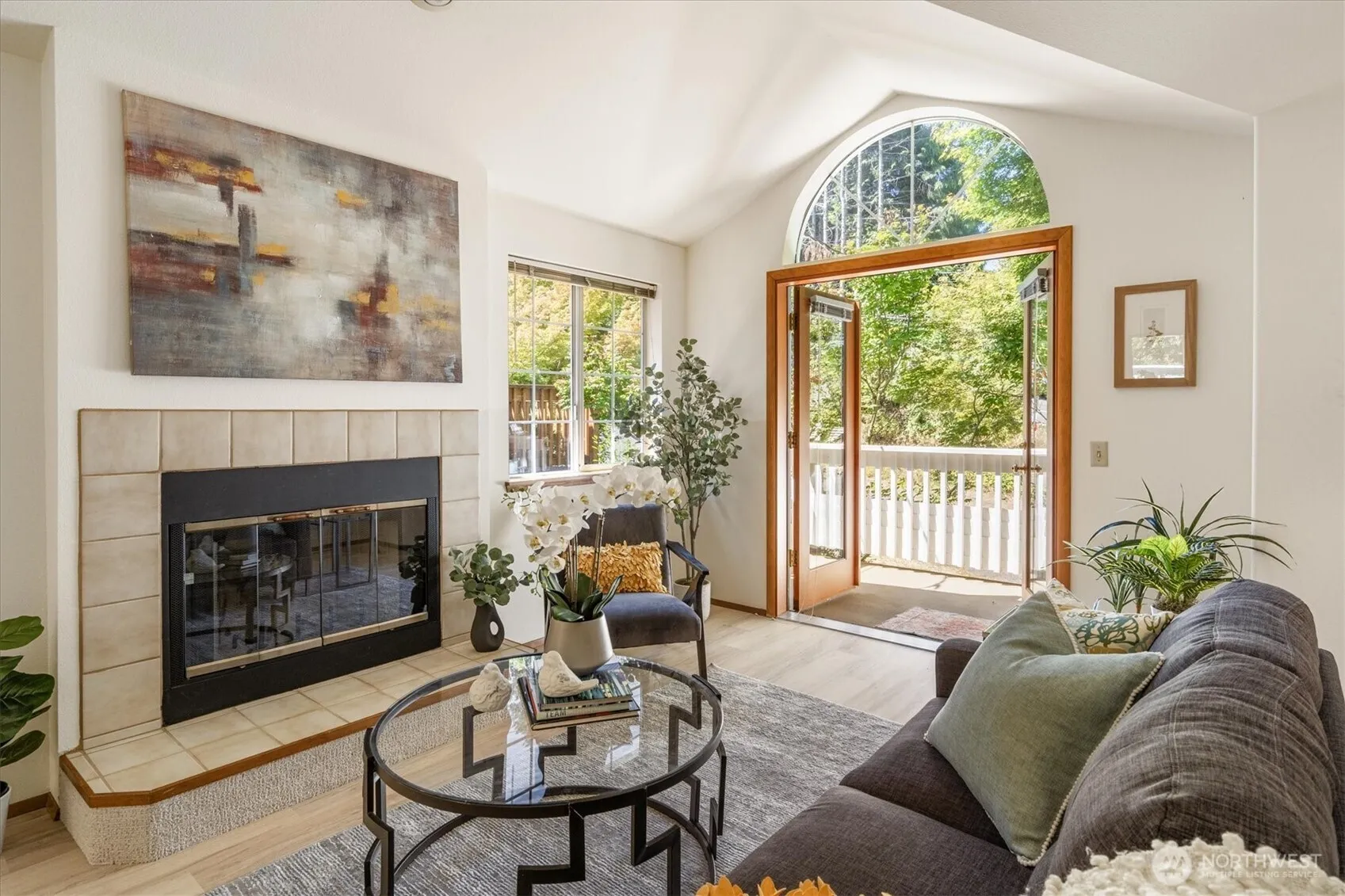 Property photo for 9004 20th Avenue Ne, Seattle photo 3