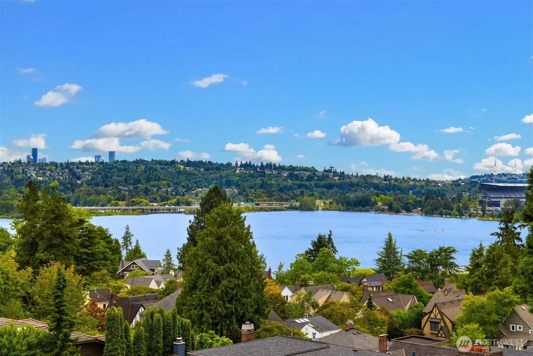 Property photo for 3865 46th Avenue Ne, Seattle