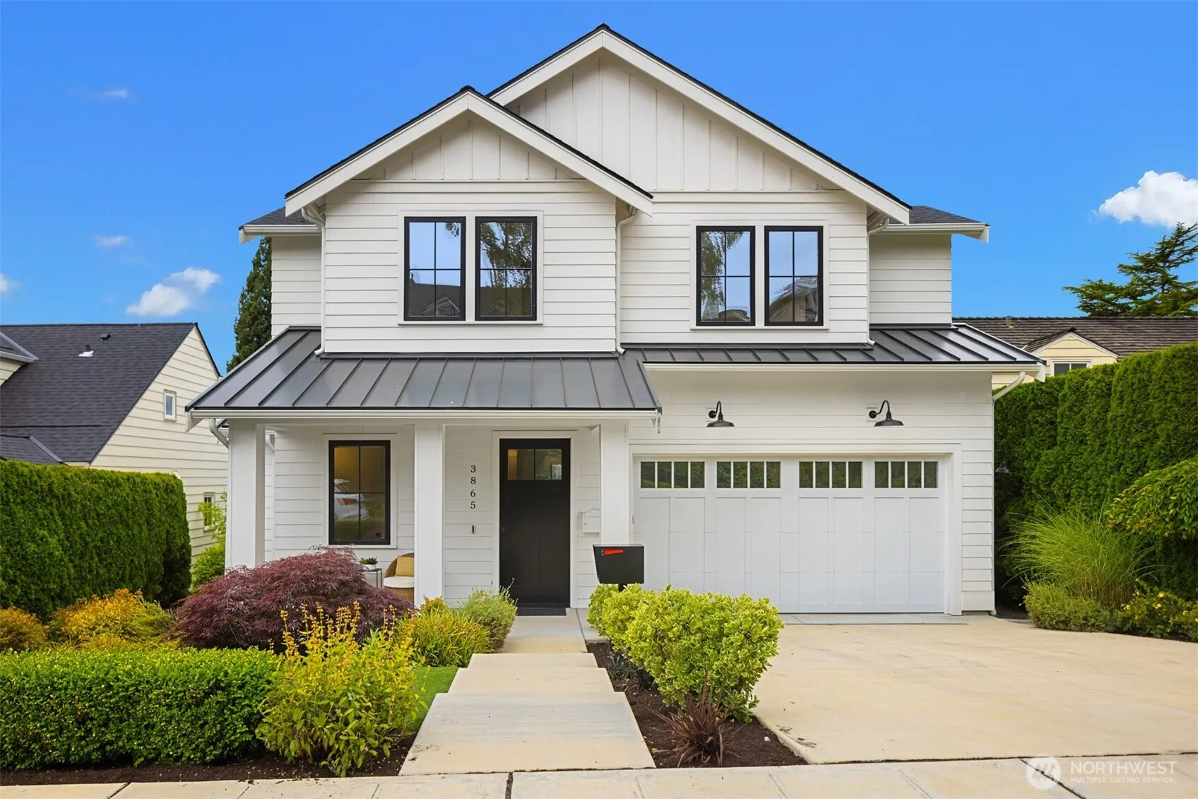 Property photo for 3865 46th Avenue Ne, Seattle photo 2
