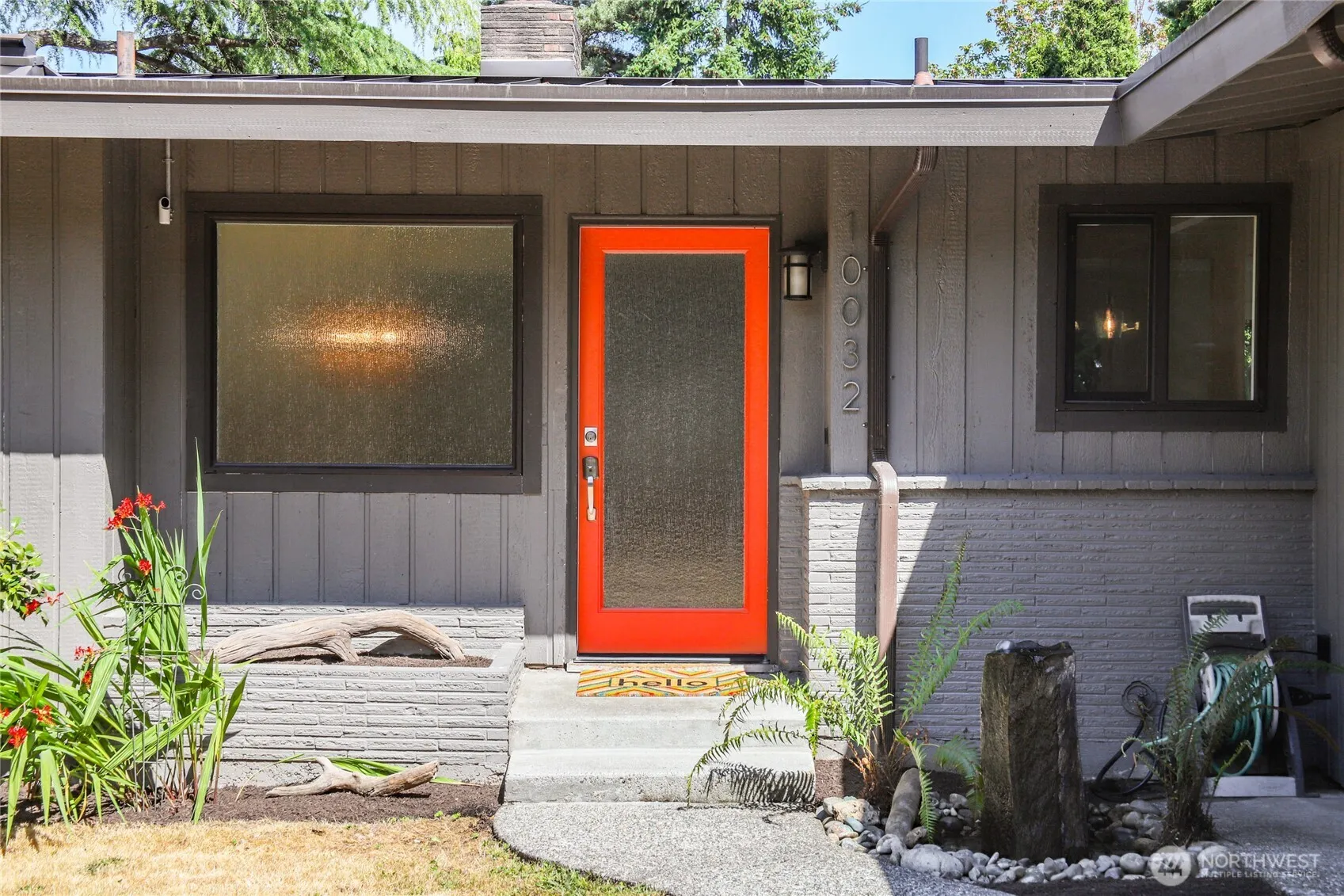 Property photo for 10032 35th Avenue Ne, Seattle photo 2