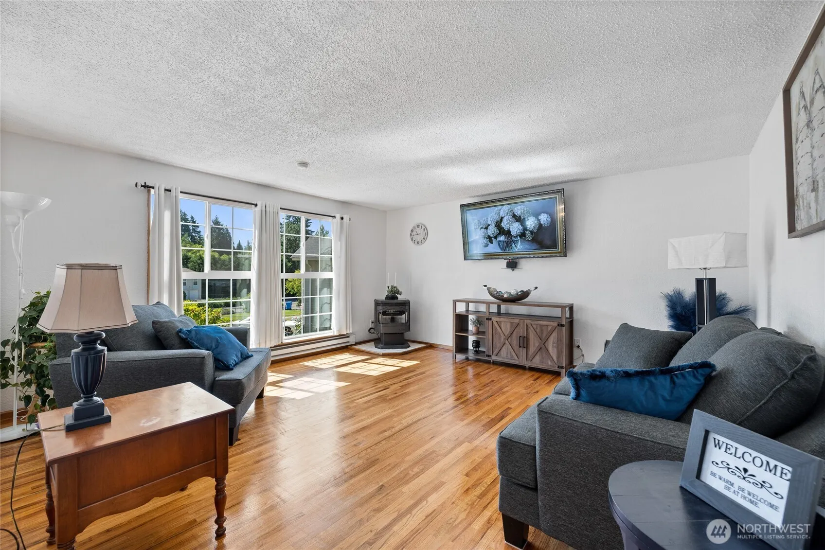 Property photo for 15410 24th Avenue E, Tacoma photo 2