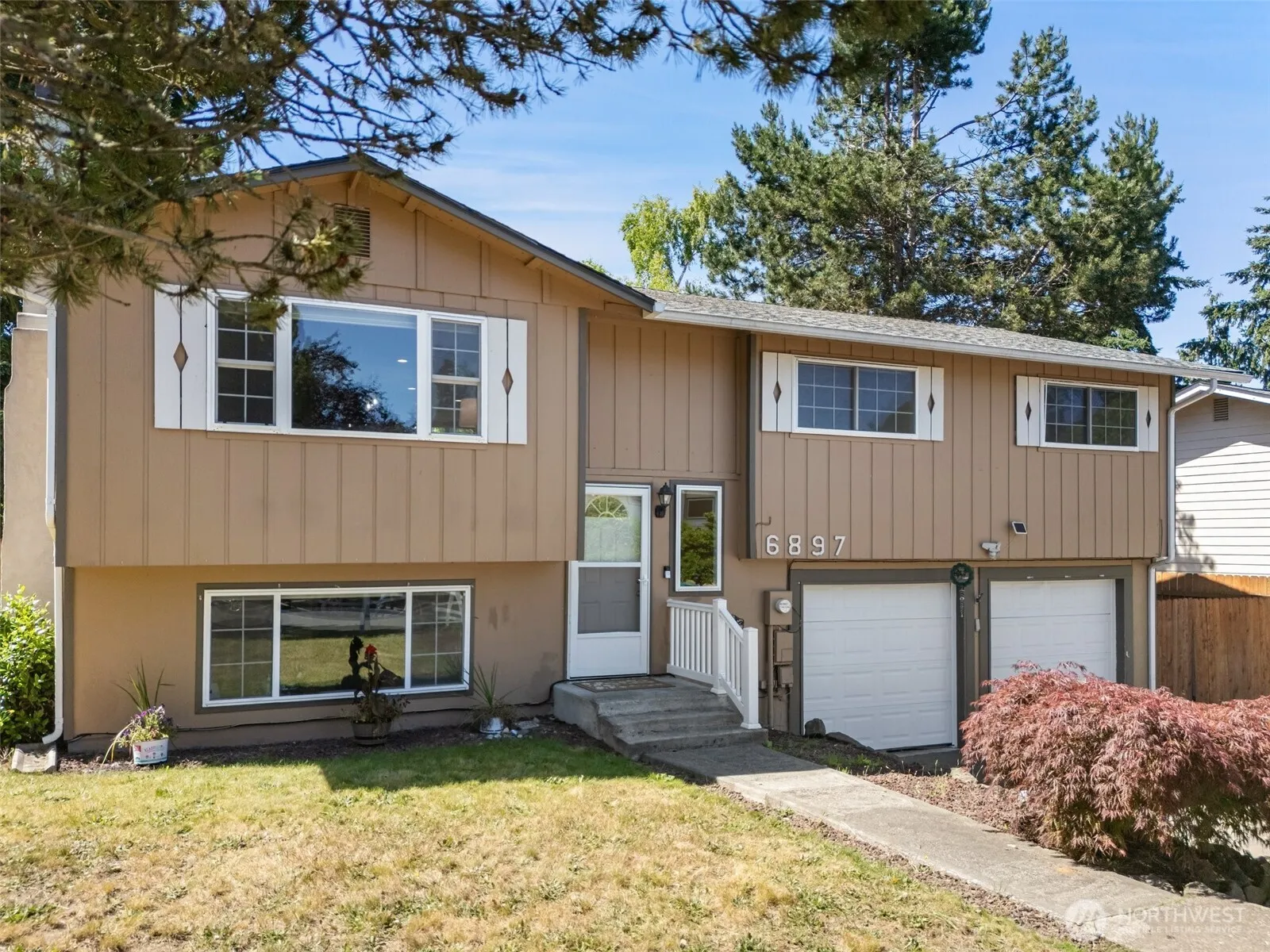 Property photo for 6897 Helena Drive Ne, Bremerton