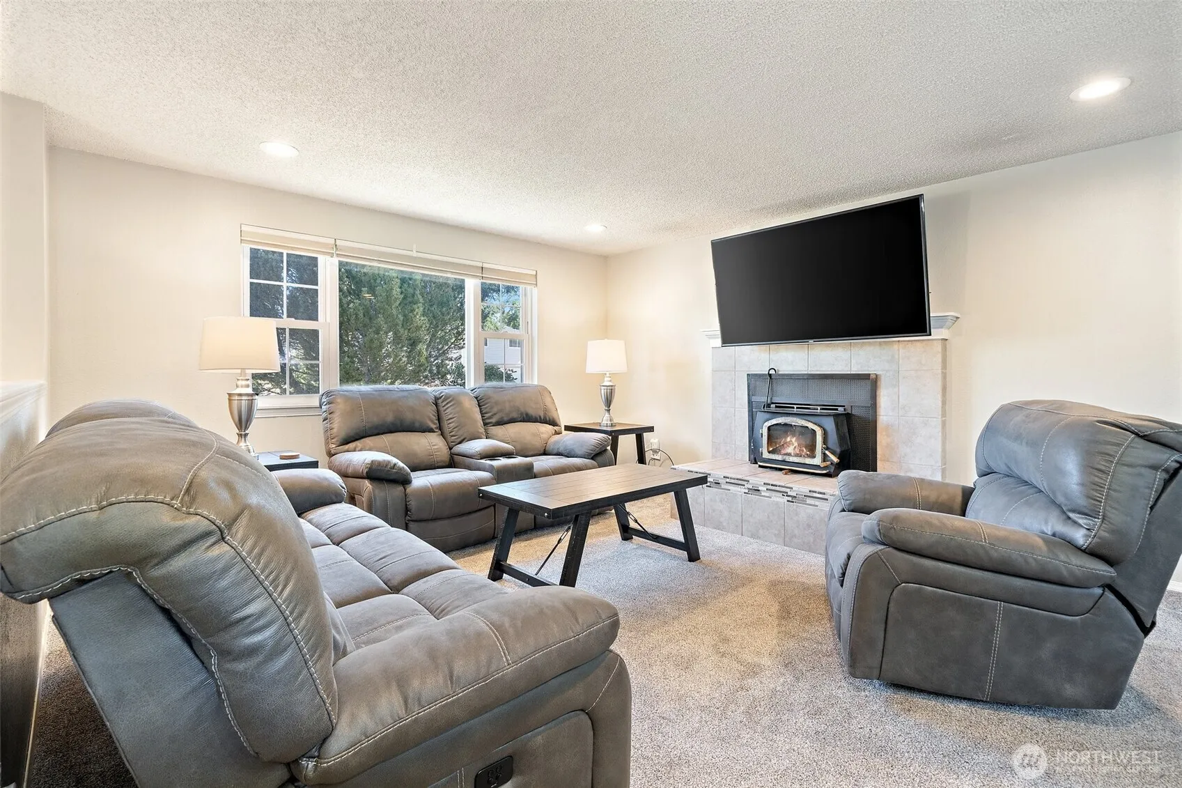 Property photo for 6897 Helena Drive Ne, Bremerton photo 4