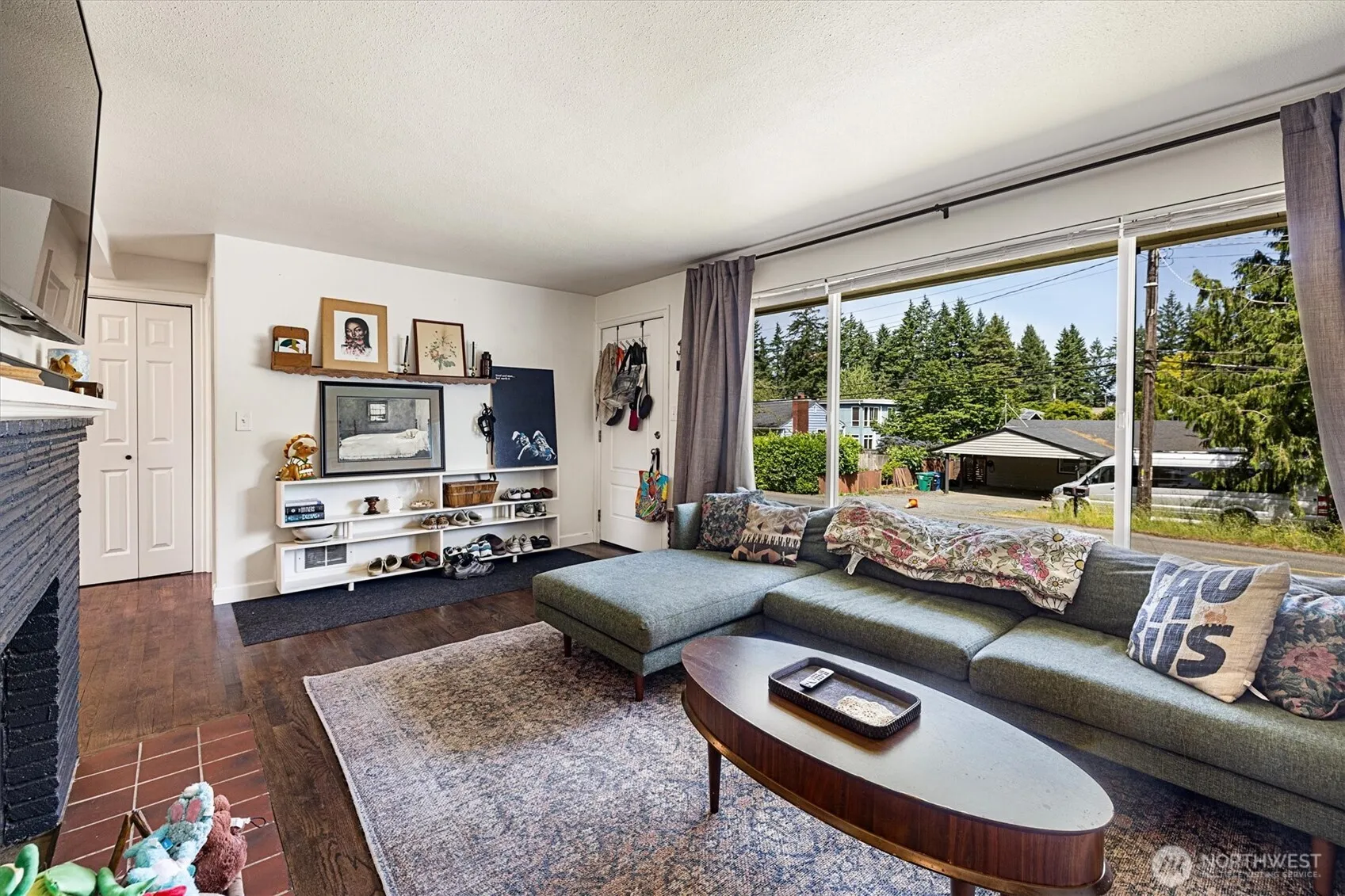 Property photo for 14047 Meridian Avenue N, Seattle photo 4