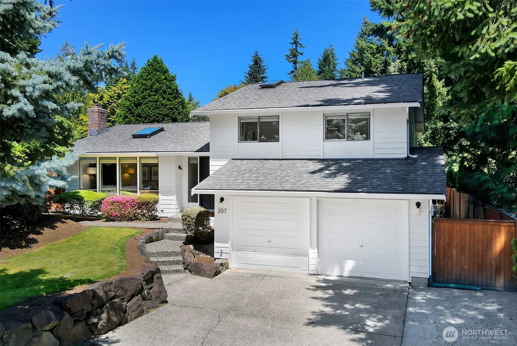 Property photo for 207 215th Street Se, Bothell photo 2
