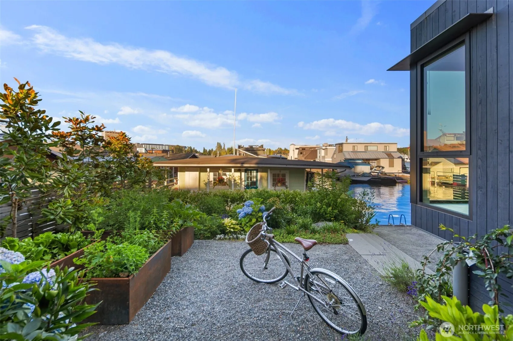 Property photo for 2814 Boyer Avenue E, Seattle photo 4