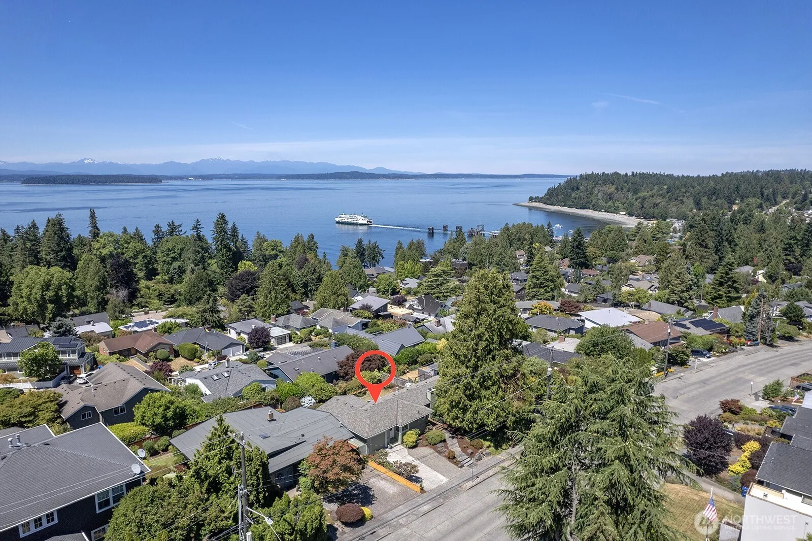 Property photo for 9423 45th Avenue Sw, Seattle photo 2