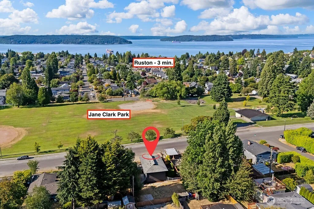Property photo for 4914 N 39th Street, Tacoma photo 2