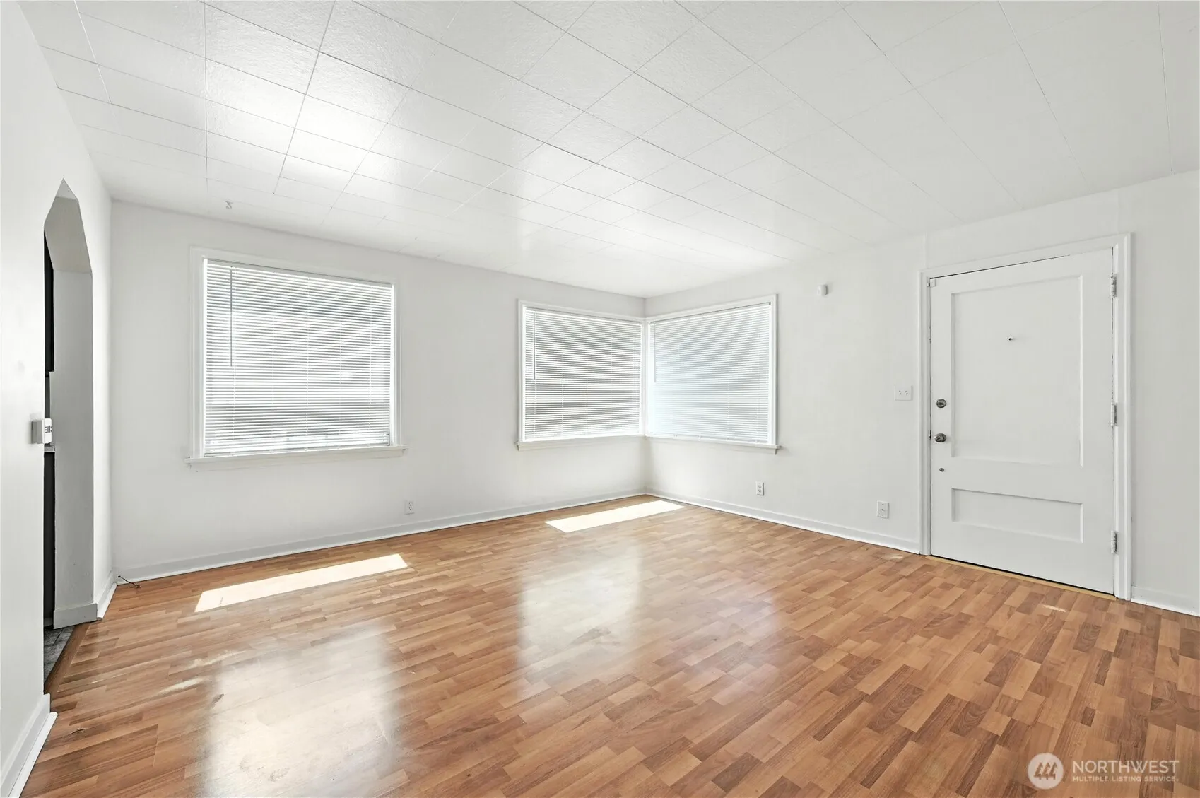 Property photo for 11908 10th Avenue Sw, Seattle photo 5