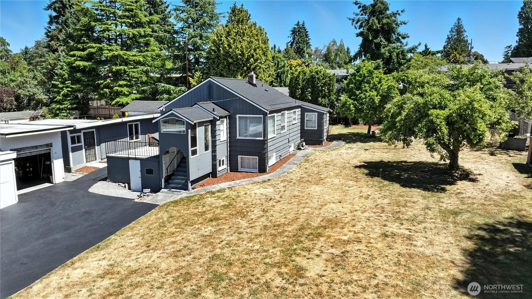 Property photo for 11908 10th Avenue Sw, Seattle photo 4