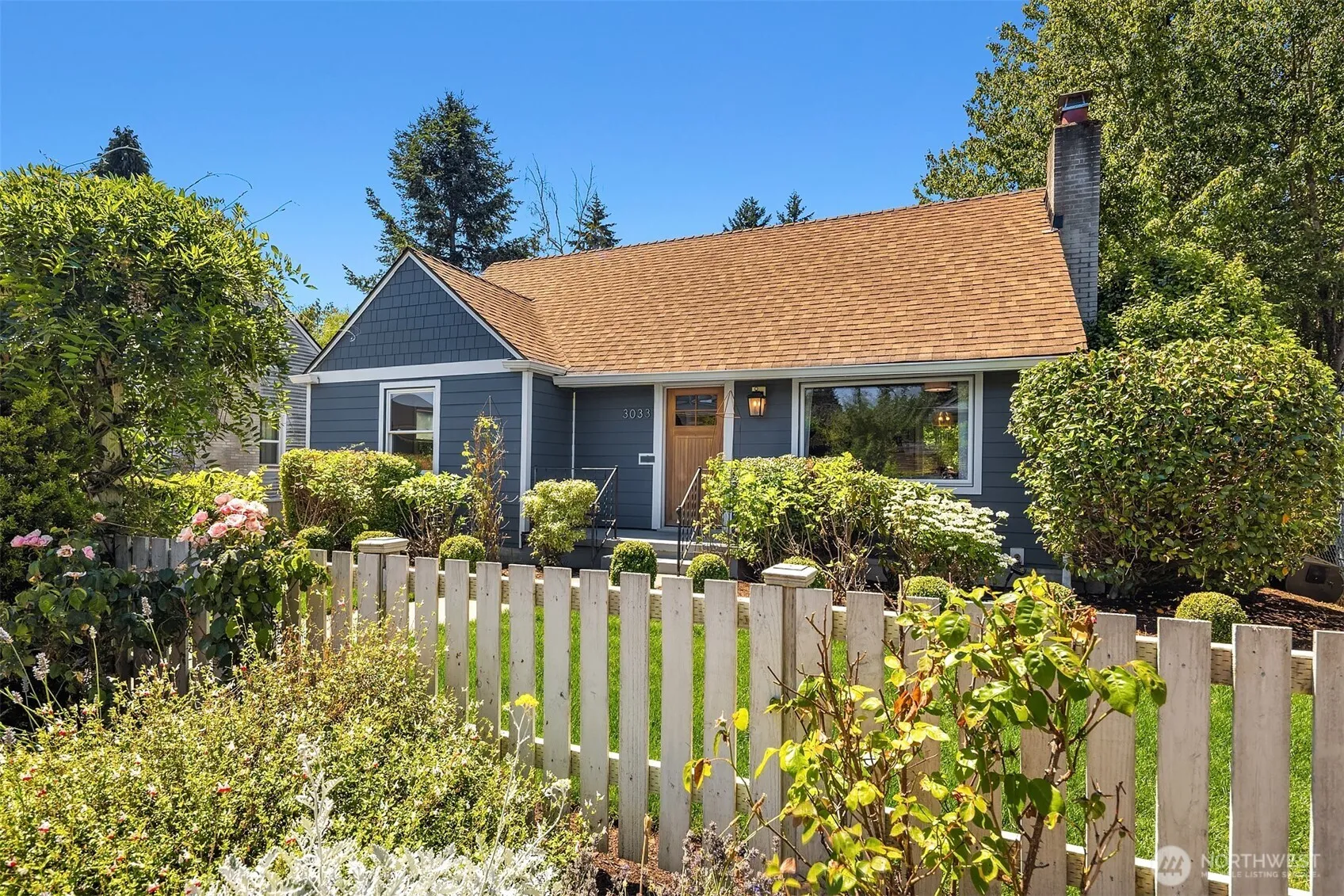 Property photo for 3033 48th Avenue Sw, Seattle