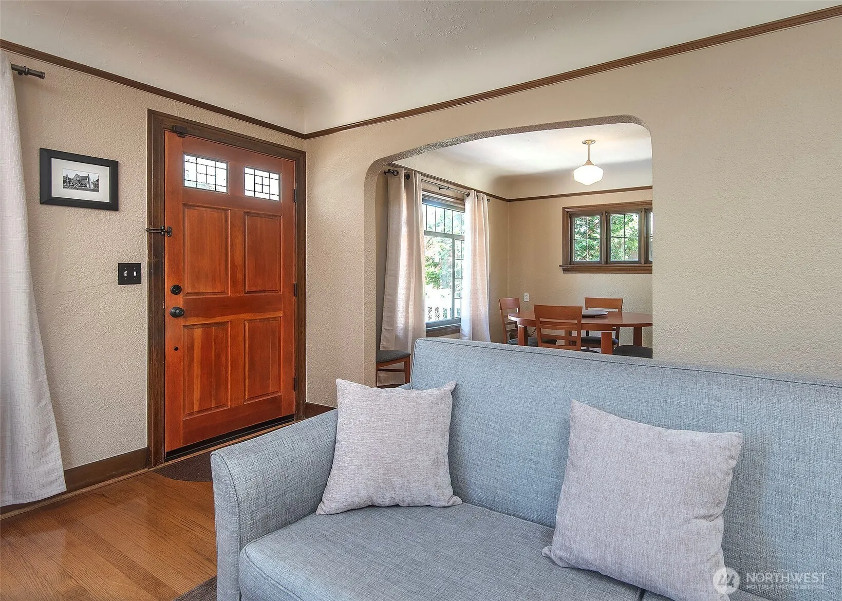 Property photo for 7534 Brooklyn Avenue Ne, Seattle photo 4