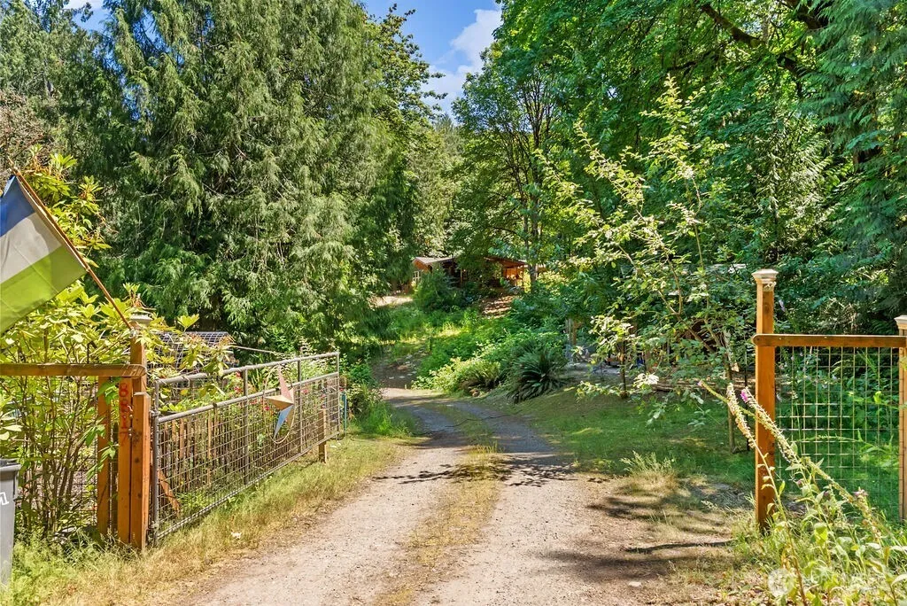 Property photo for 8817 Clearwater Lane Se, Port Orchard photo 3