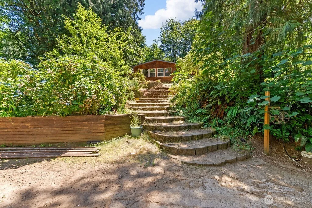 Property photo for 8817 Clearwater Lane Se, Port Orchard photo 2