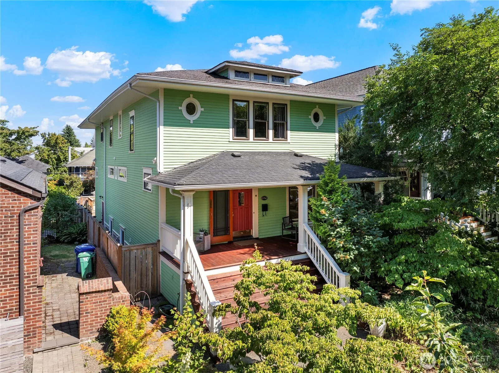 Property photo for 1250 17th Avenue E, Seattle photo 2
