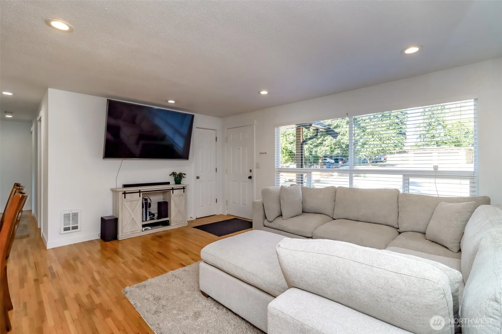 Property photo for 7718 50th Avenue E, Tacoma photo 4